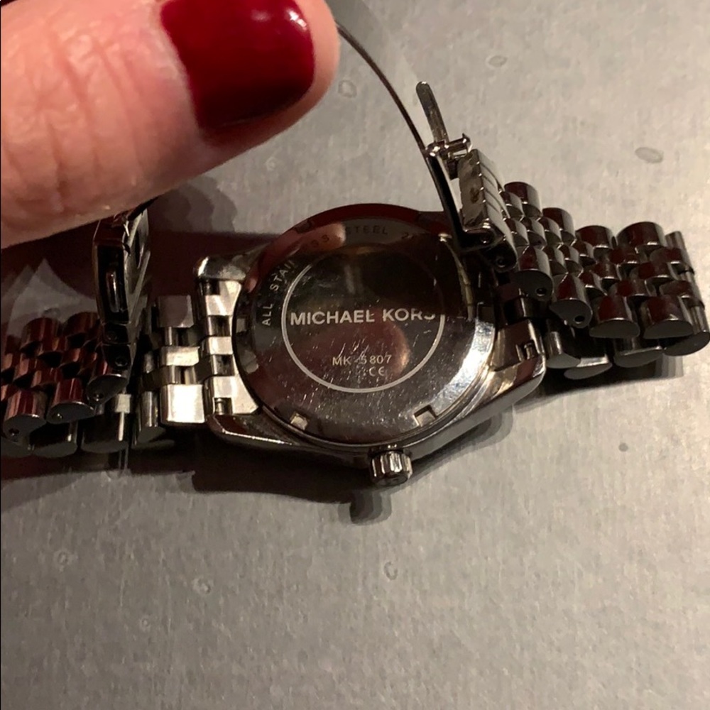 Michael Kors silver watch - Picture 3 of 5